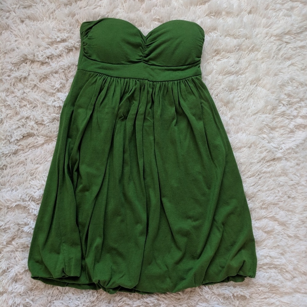 Green strapless dress